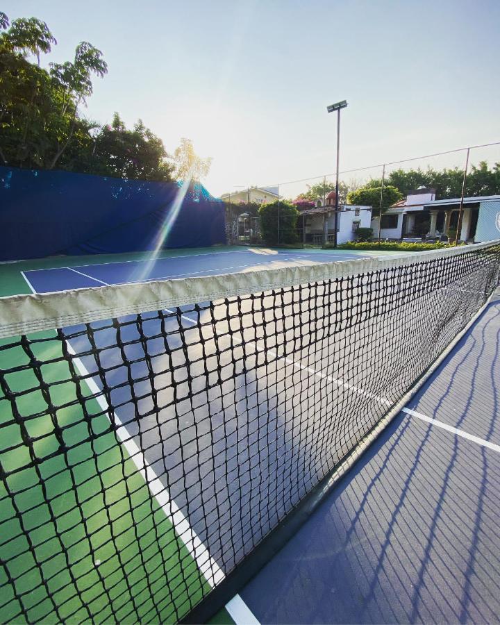 Bed & Tennis - Vista Hermosa Cuernavaca Bagian luar foto